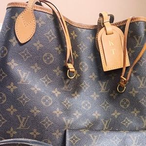Trade as discussed for neverfull gm *bag only*